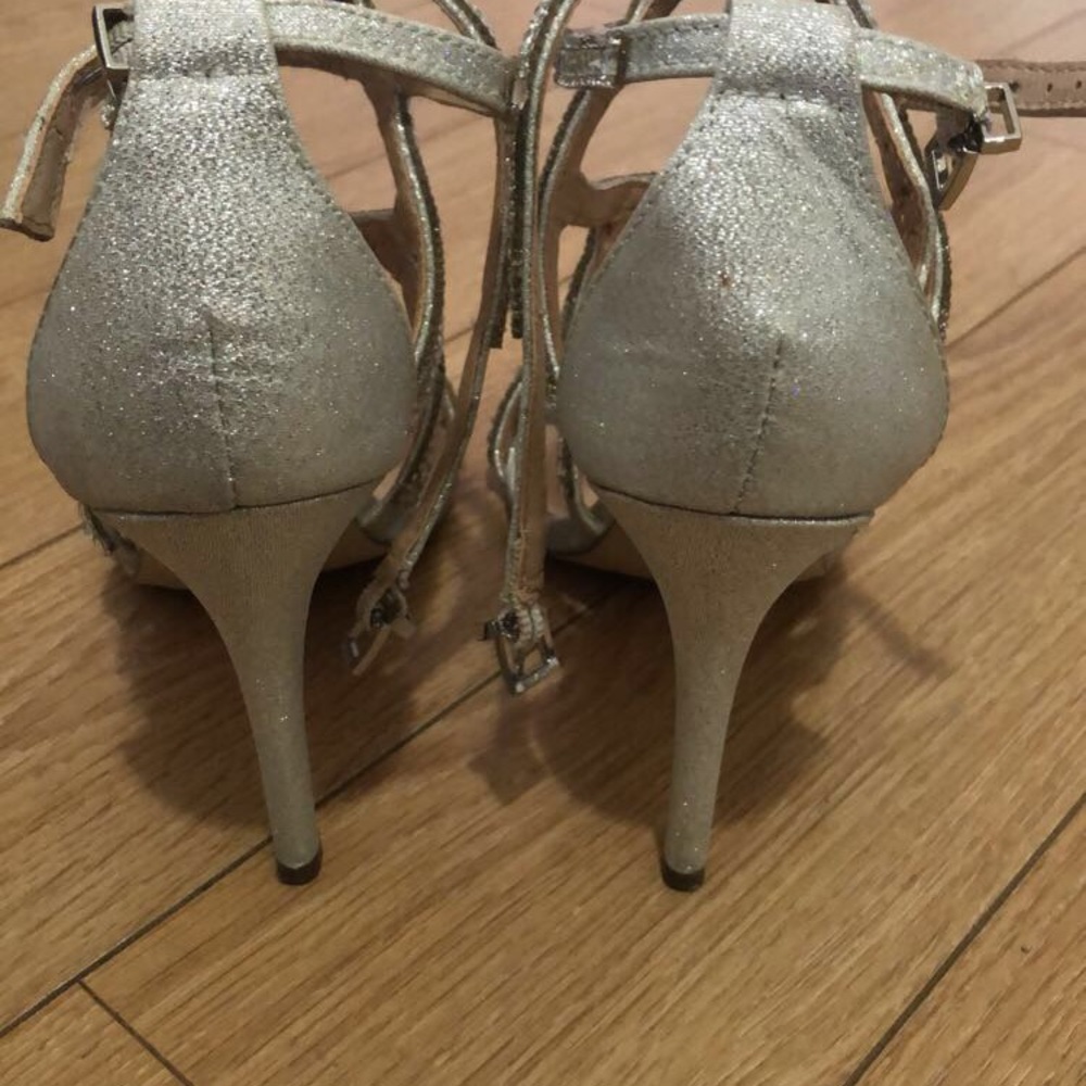 High heels - Picture 3 of 4